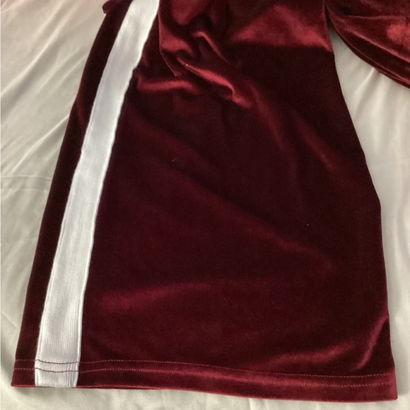 2 PC-VELVET VELOR TRACKSUIT ( Size: XL) ( Color: Wine Red) ( PREOWNED) - Picture 9 of 9